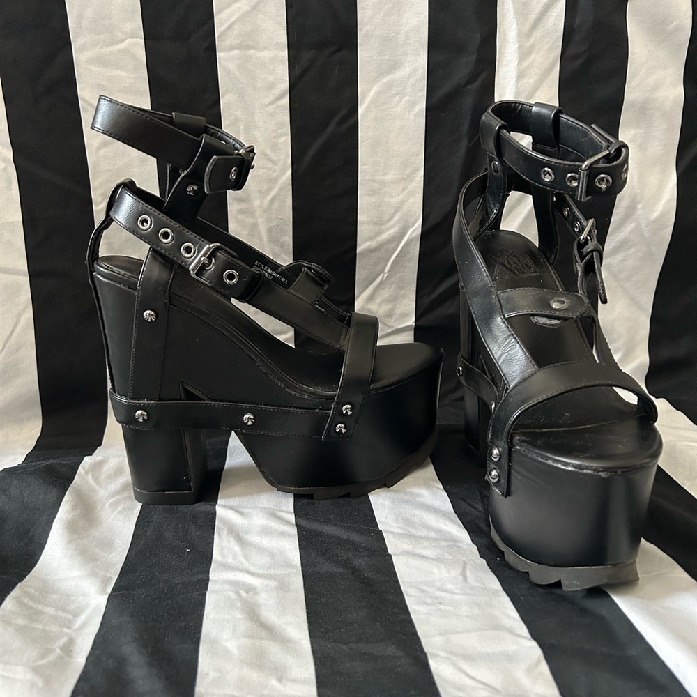 Platform heels